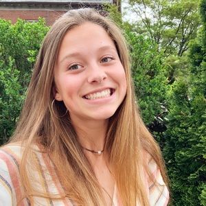 Meet your Posher, Caroline